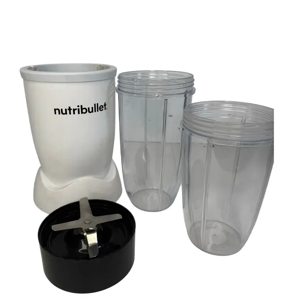 NutriBullet 900 White with 24 oz & 32 oz Cups